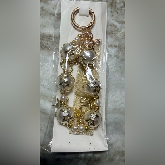 Dior Gold Star Key Ring with Pearls & ‘CD’ Charm Sealed in Plastic/New in Box. - Picture 3 of 10